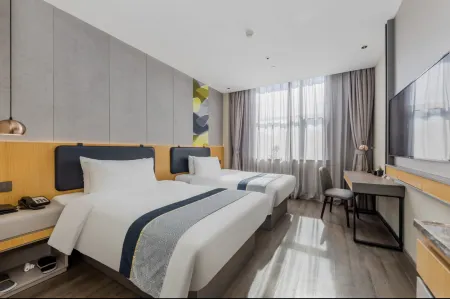 Homeinn Selected Hotel (Shanghai Jinshajiang Road Zhenbei Road Subway Station)
