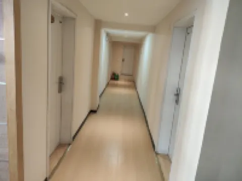 Quxian Peninsula Inn