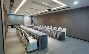 Indigo Hotel (Liuzhou Liunanhang Ying Middle School)