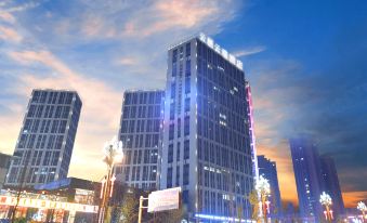 Cloud Intelligent Hotel (North High-speed Railway Station)