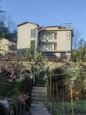 Natural Renjia Inn Hotels near Pig Bajie Carrying His Wife