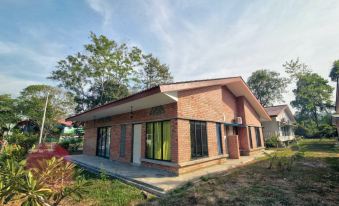 Rouhi Retreats By Doulos