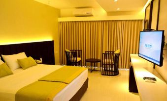 KYNROCK Airport Hotel