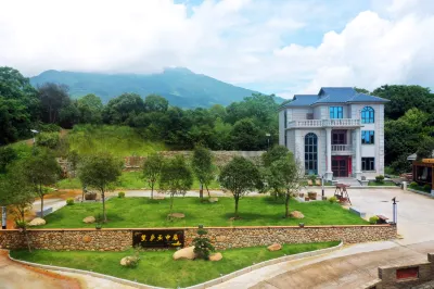 廬山望廬雲中居 三畳泉周辺のホテル