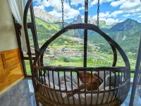 Ya'an 18 ° · Full View Sunrise View Homestay (Zagana Runwugou Branch) Hotels in Têwo County