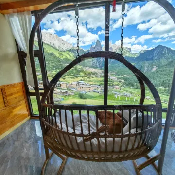 Ya'an 18 ° · Full View Sunrise View Homestay (Zagana Runwugou Branch)