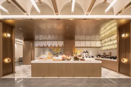 Atour Hotel Wuhan Canglongdao Hubei University of Economics Отели рядом с достопримечательностью «Hubei Institute of Fine Arts (Canglongdao Campus - Office Building 1)»