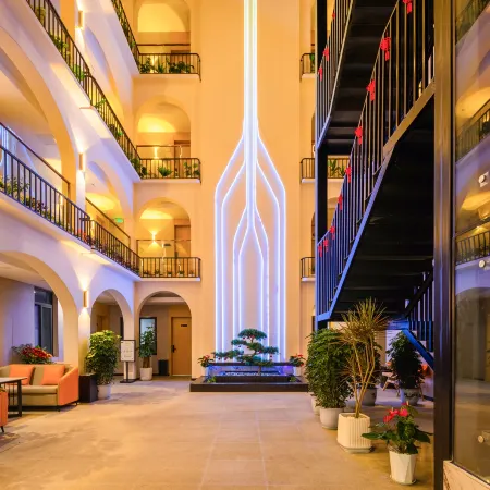 Dream Voyage · Set Sail Hotel (Mianyang High-Speed Railway Station CapitaMall)
