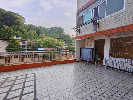 Grandma's homestay Отели рядом с достопримечательностью «Jiufeng Mountain»