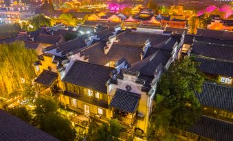 Swan Lake Inviting Moon Paviloin Hotel(Taierzhuang Ancient City Scenic Area)