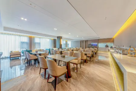 Chengdu Qiyu Riverside Hotel (Wenjiang Yongquan Subway Station Hopson Mall) Отели рядом с достопримечательностью «Chengdu Normal University»