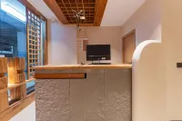 Enshi Tonghui Xiyuan Homestay - Bares