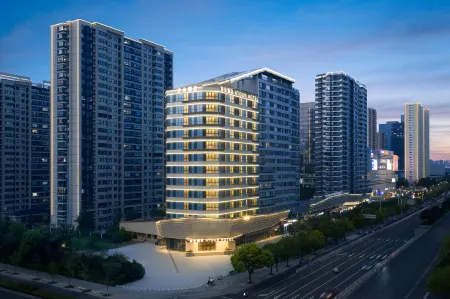 Xuzhou Medical University Subway Station Heping Avenue Atour Hotel Отели рядом с достопримечательностью «Hubushan Ancient Architectural Complex»