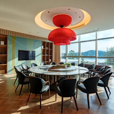 Liangshan Four Points by Sheraton Hotel