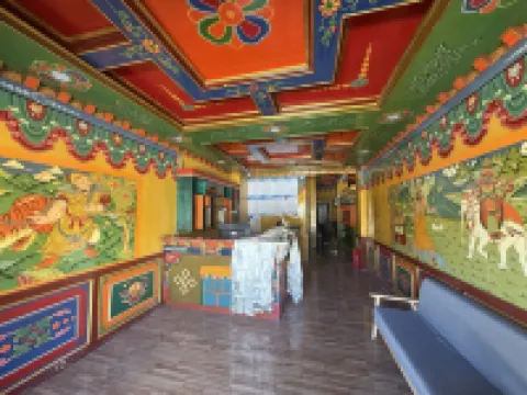 Tingri Gangjianba Tibetan Grand Hotel
