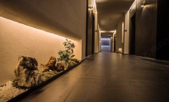 Jimo Designer Hotel (Qingyuan Yiwu Trade City Branch)