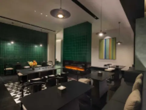 Ptana Hotel (Xinhualian Square Branch) فنادق في ليلينغ