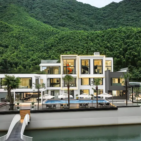 Moon Valley Pool Resort (Wannan Sichuan- Line Moon Bay Scenic Area Branch)