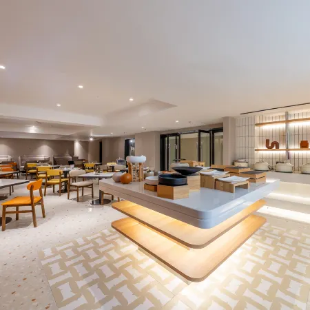Home inn Business Hotel(Ruogu Lanmo Line Branch)