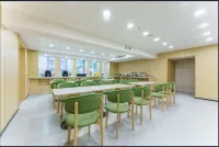 如家睿柏·雲飯店（大連中山廣場店） - 3 星級