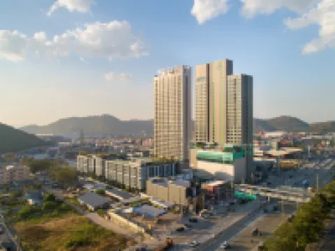 ฮอลิเดย์ อินน์ แอนด์ สวีท ศรีราชา แหลมฉบัง โรงแรมในเทศบาลนครแหลมฉบัง