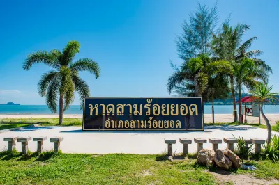 The Beach Village Resort Hôtels à proximité de : Grotte de Phraya Nakhon