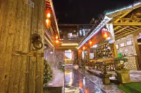 Hongcun Huakai Banxia Huipai Courtyard Homestay