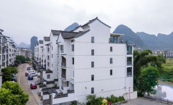 Yangshuo Water Riverview Villa (Yangshuo Impression Liu Sanjie Scenic Area)