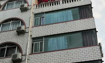 Qinzhou Haizhou Business Hotel (No.2 People's Hospital)