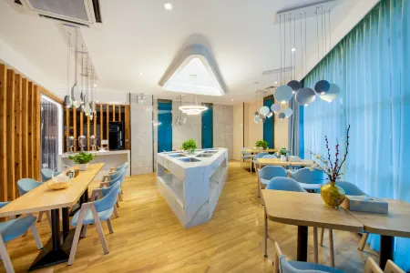 Jin-Tone Hotel Отели в г. Жунсянь