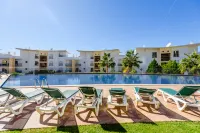 BnB Homes Ocean View Apartment with Panoramic Terrace, 2 Swimming Pools & Tennis Court