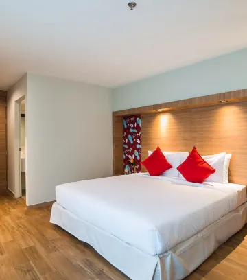 ห้องดีลักซ์ เตียงใหญ่ 1 เตียง