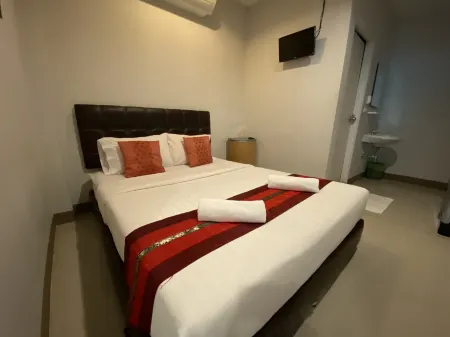 Retro Twin Home @Maesot Отели рядом с достопримечательностью «Mae Sot Tourism Centre»