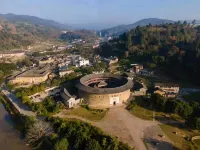 Floral Hotel· Yongding Tulou Busheshan Yin Hotel - صديق للحيوانات الاليفة