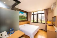 Juyilai Boutique Hotel (Xinghui Plaza Renshou Road Pedestrian Street)