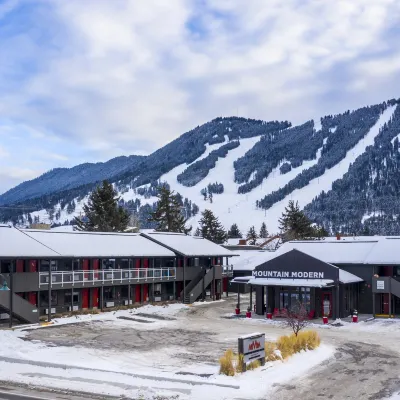 Mountain Modern Jackson Hole Hotels near Bridger Gondola