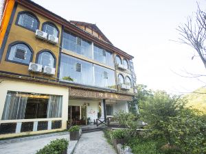 Lajia Inn (Zhijindong)