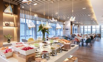 Atour Hotel of Zhuhai Tangjiawan University Town GT Plaza