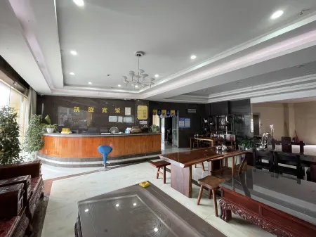 Yuexi Triumph Hotel Отели рядом с достопримечательностью «Dabie Mountain Azalea Ecological Cultural Grand View Garden»