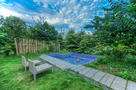 Mengli Homestay (Mianzhu Lanshan Chu) Отели в г. Мяньчжу