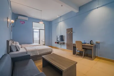 Azure Cloud Sea Apartment (Shenzhen Shantou Cooperation Zone Branch) Hotels near Riyue Lake Ecological and Cultural Tourism Resort