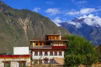 Zhonglu Zangzhai Country Hotel Hotels near Danba Ancient Tower