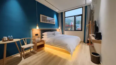 東蘭河畔飯店 東蘭汽車總站附近的飯店