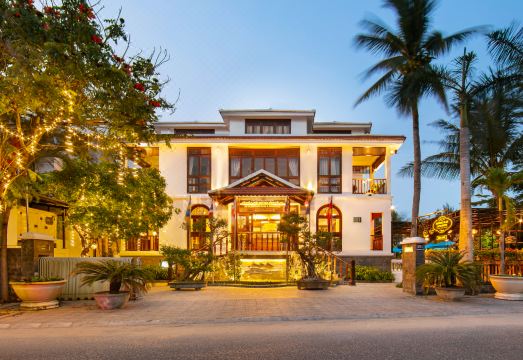 호이안 리버사이드 빌라 내부