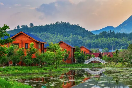 Mount Mufu Shanghe Inn (Chongyang Eurya Honey Town)