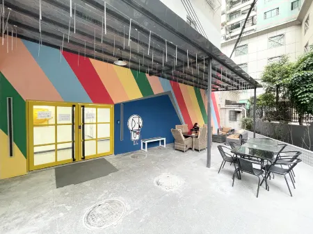 未來飛行日記公寓（彩虹橋地鐵站店）