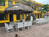 Nana Lee Homestay & Restaurant - 2-Star
