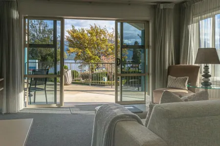 Radfords on the Lake