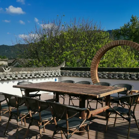 Jinshui Loutai Inn