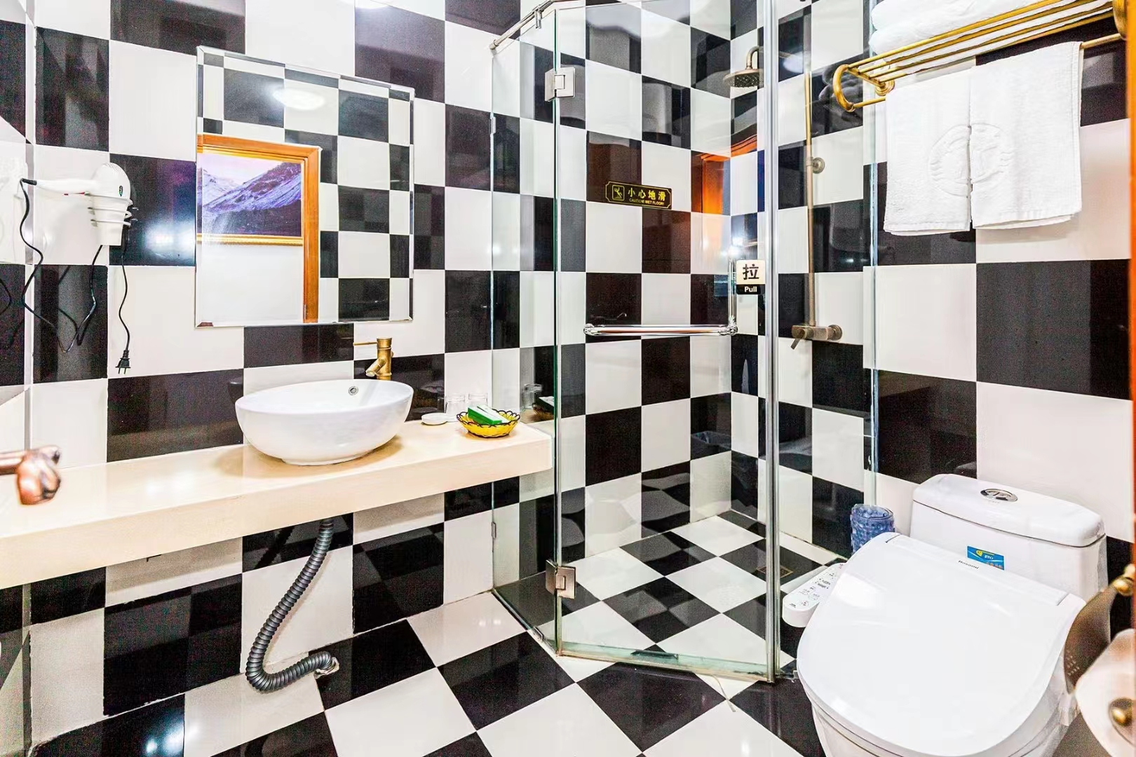 South Building of Dalian Xinghai Golf HotelOver view